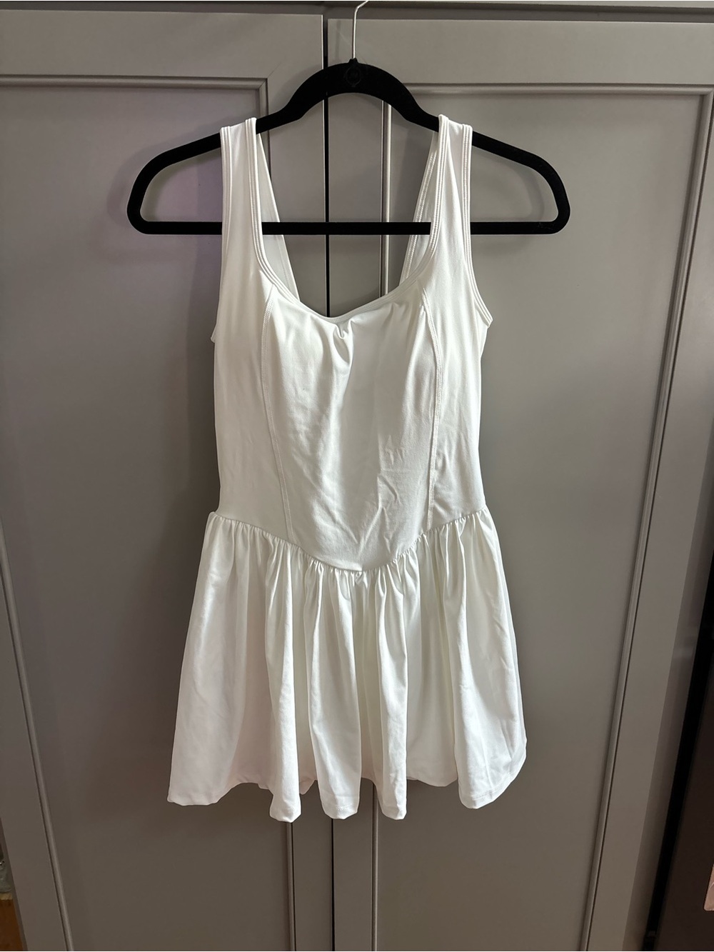 White Scoop Neck Skater Dress with bow in the back sz L